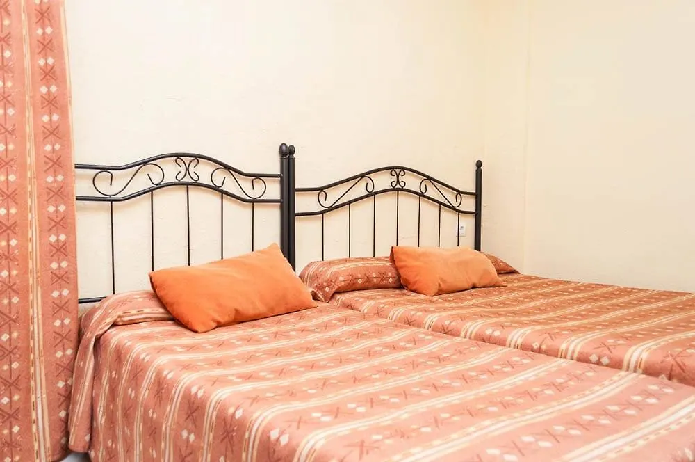 Pension Montorena Seville 2*,